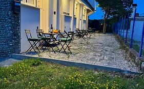 Flamingo Apartments With Free Parking